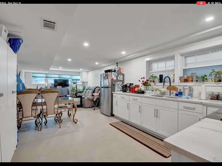 5243 S Kilbourn Ave — Photo 4