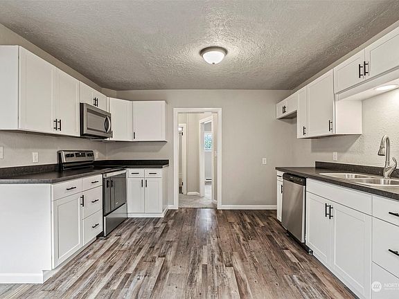 4th image of 314 Jackson St