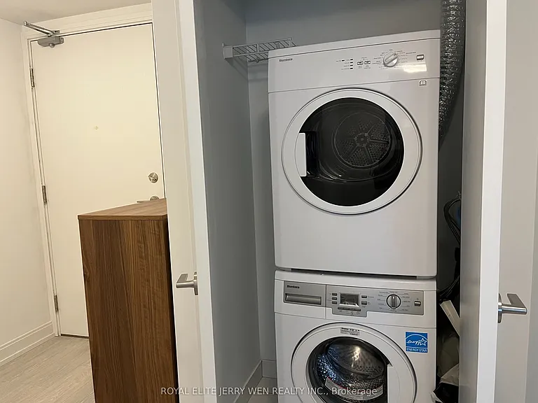 181 Dundas St E #5105 — Photo 17