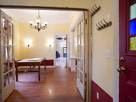 3rd image of 466 N 3rd St Unit 1