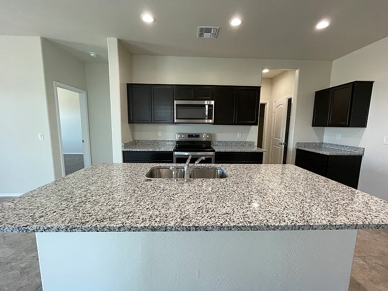 36014 W Madrid Ave — Photo 8
