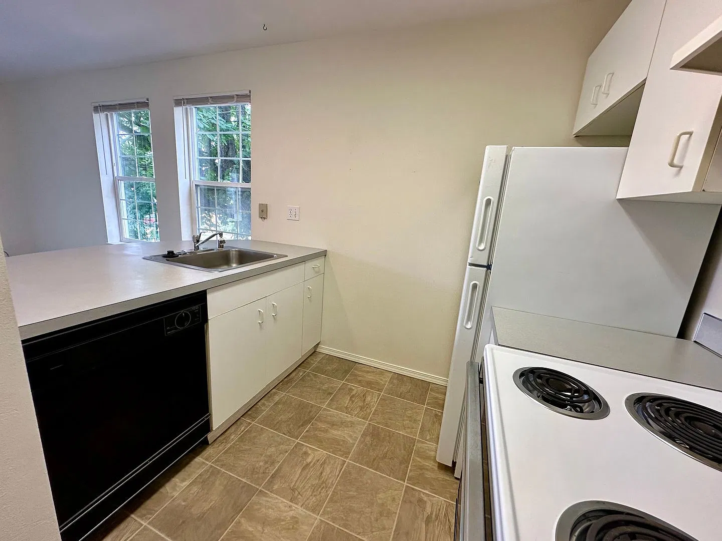 CL1210 — Photo 4
