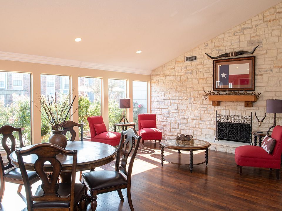 1st image of 1881 Airport Fwy APT 1002