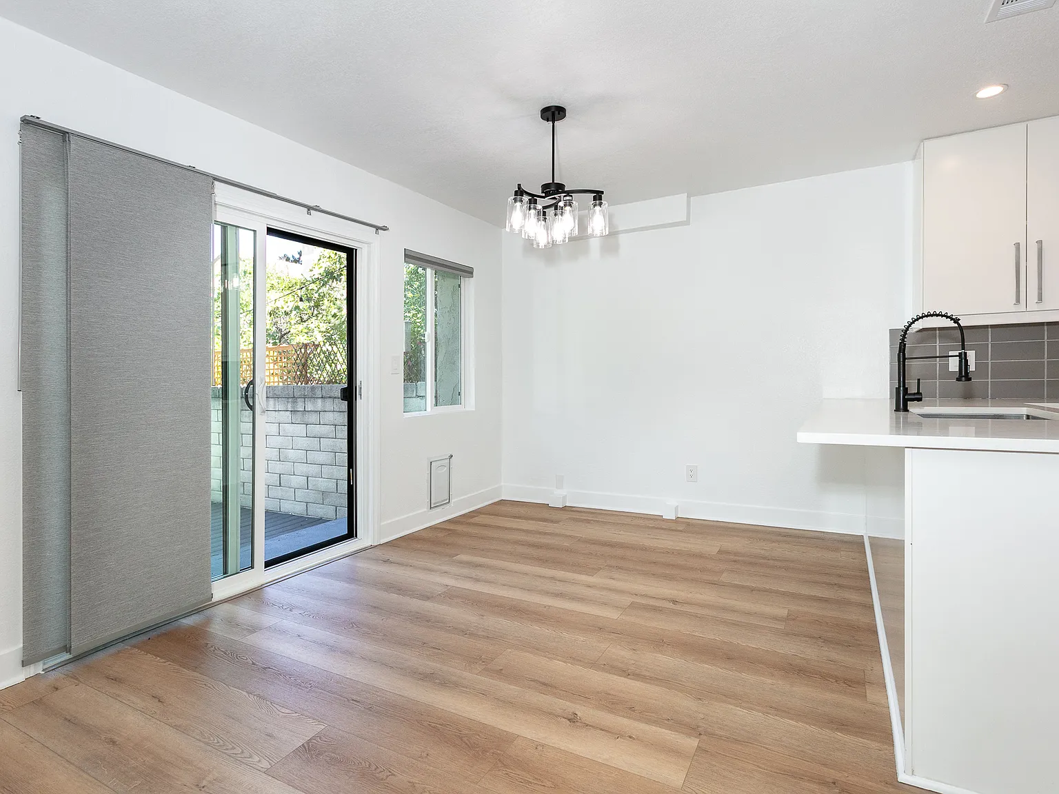 3 bed, 1967 sqft, $4,650 — Photo 1