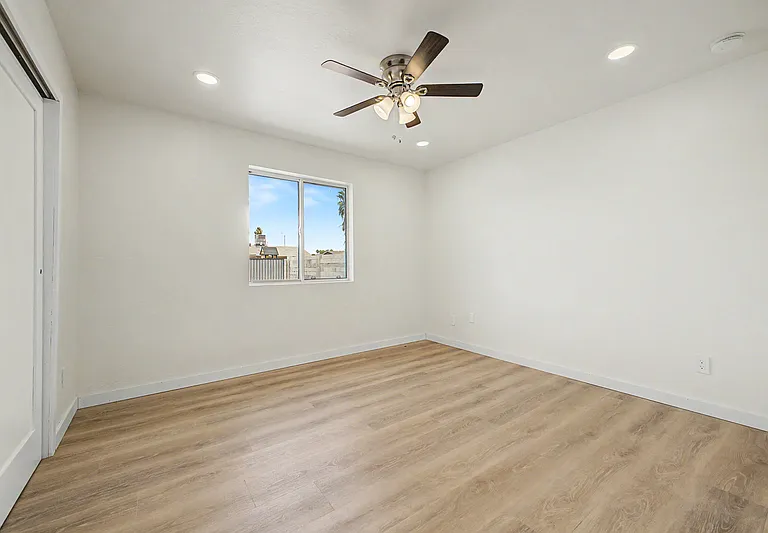 3430 E Poinsettia Dr — Photo 7