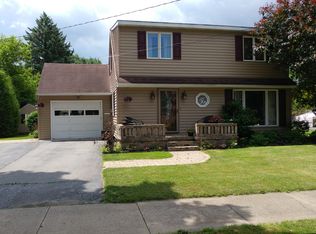 523 Cleveland Ave, Oneida, NY 13421