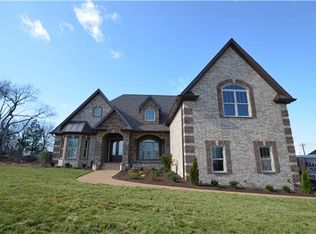 133 Waters Hill Cir #15, Lebanon, TN 37087