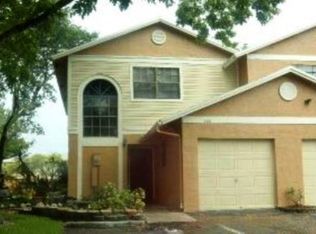 500 NW 103rd Ter, Pembroke Pines, FL 33026