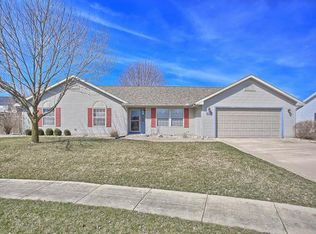 403 Winston Ct, Saint Joseph, IL
