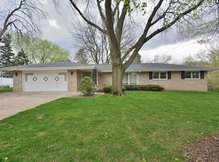 W149N7612 Sylvan Ln, Menomonee Falls, WI 53051