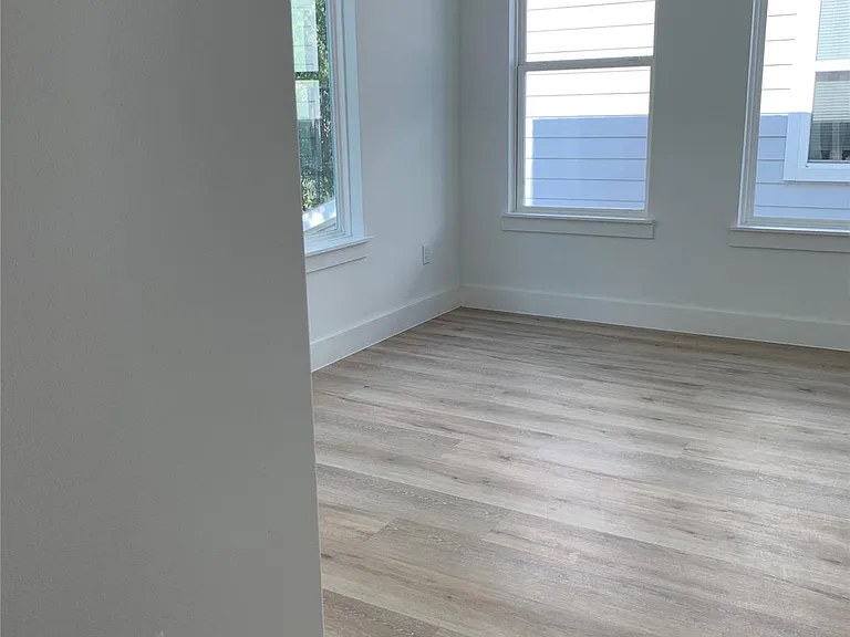 9026 Scott St — Photo 16