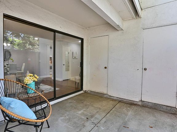 5th image of 1055 N Capitol Ave APT 45