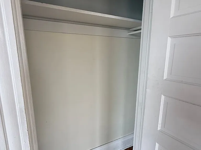 49 W Commerce St — Photo 33
