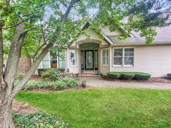 5225 Wolf Run Village Ln, Erie, PA 16505