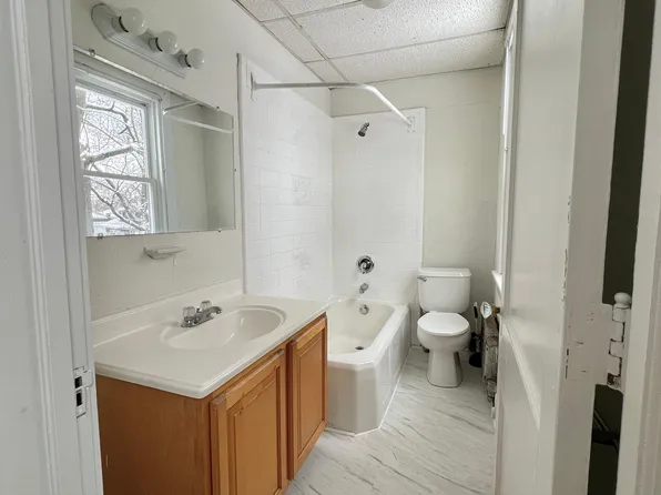 2700 N 6th St APT 3, Harrisburg, PA 17110