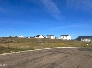 4807 Marsh Hawk Dr, Bismarck, ND 58503