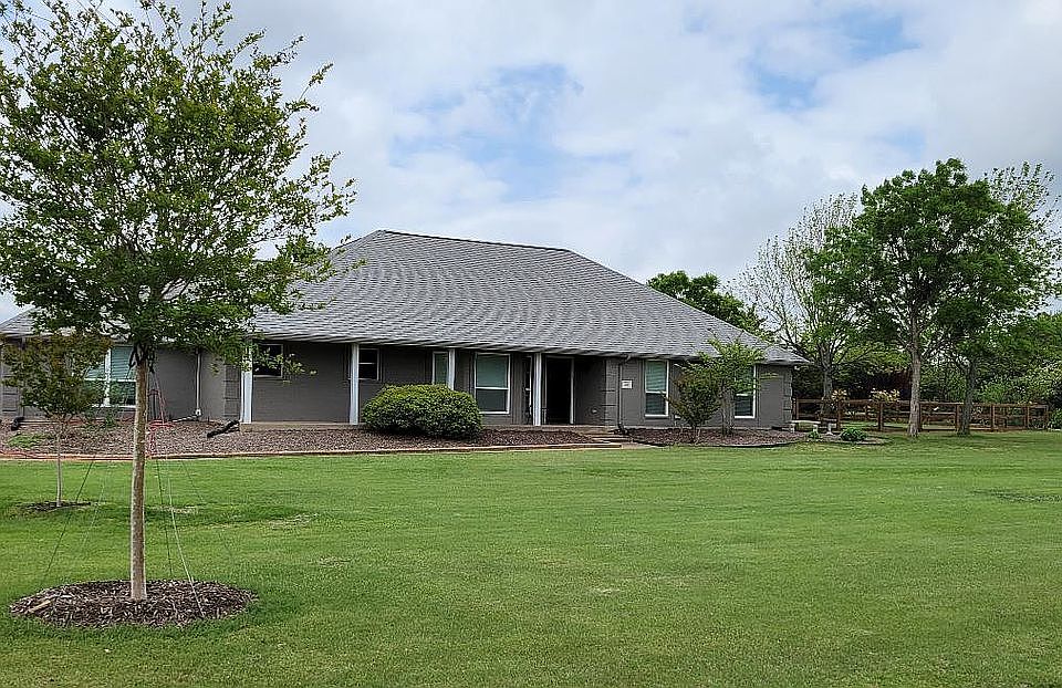 1st image of 1216 Chandler Cir