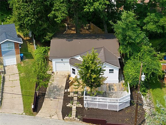 3rd image of 108 Lewis Dr