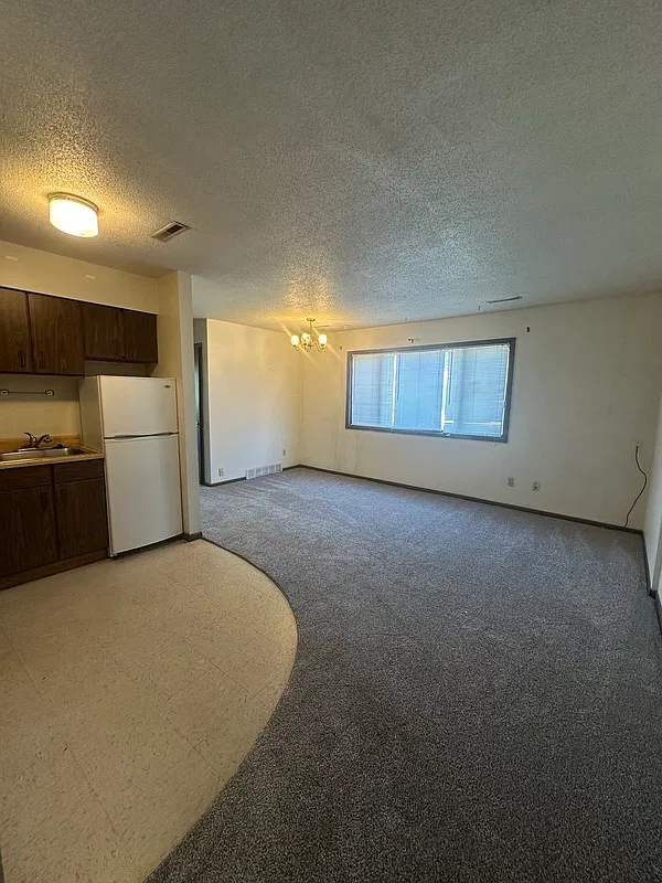 1 bed, 1.0 bath, 600 sqft, $625 — Photo 3