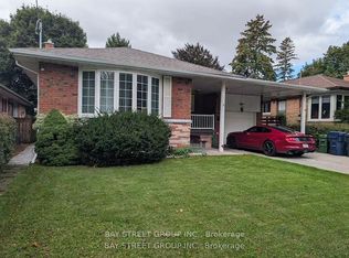 8 Storey Cres, Toronto, ON M9B 3C8