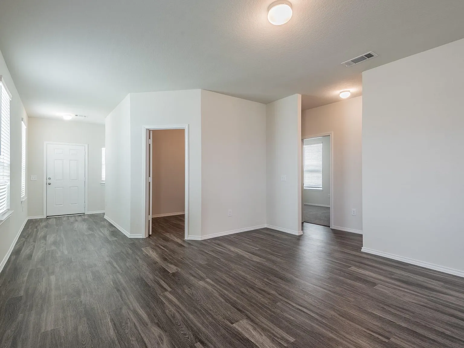 3 bed, 2.0 bath, 1515 sqft, $2,100 — Photo 4