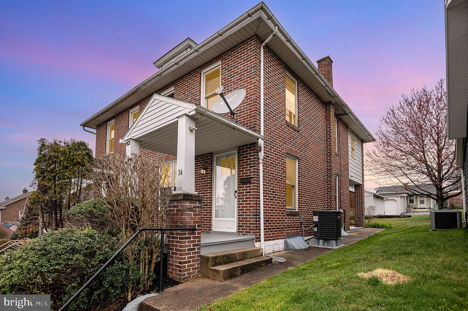 74 Spruce St photo 1