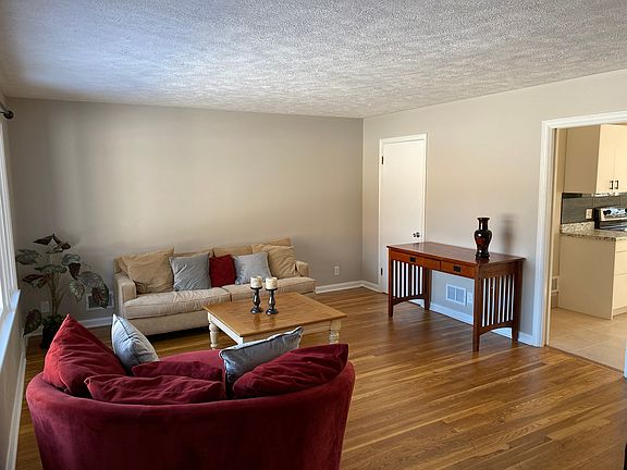 3rd image of 4345 South St