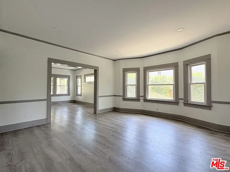 613 N Lucerne Blvd — Photo 6