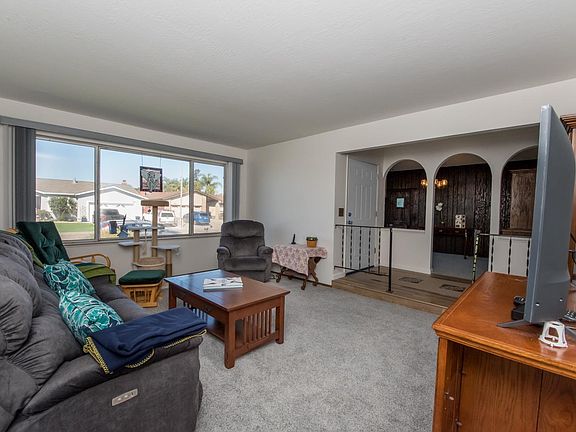 4th image of 1642 Lauren Drive