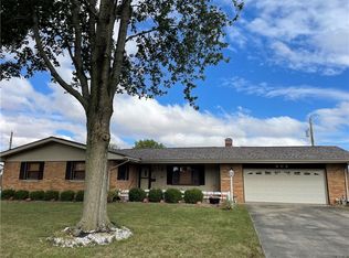 408 Crestview Dr, Mattoon, IL 61938