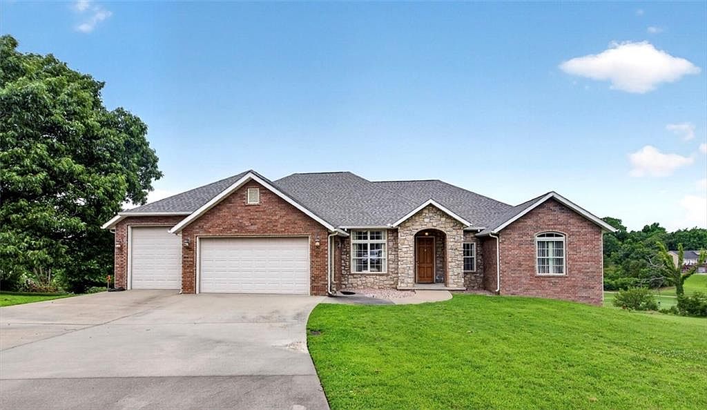 2511 Fairway Dr