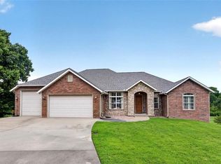 2511 Fairway Dr, Loma Linda, MO 64804
