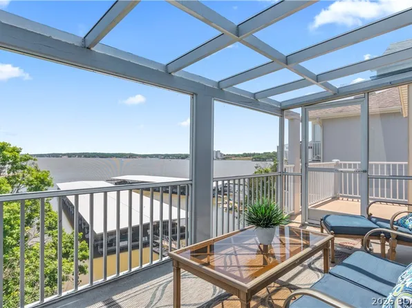 432 Regatta Bay Cir #4C, Lake Ozark, MO 65049