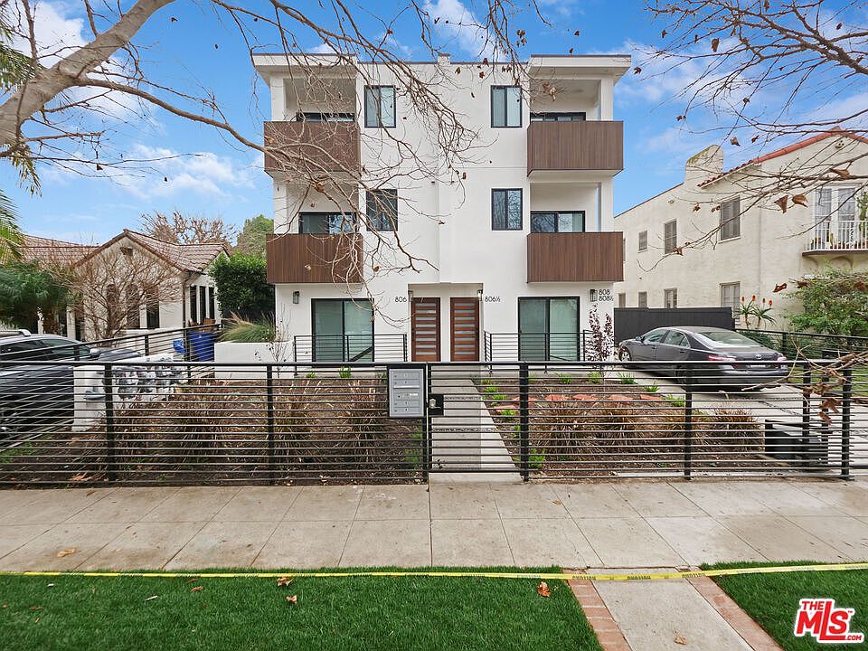 1st image of 806 N Cherokee Ave #1/2