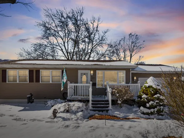 309 Northbrook Dr, Davenport, IA 52806