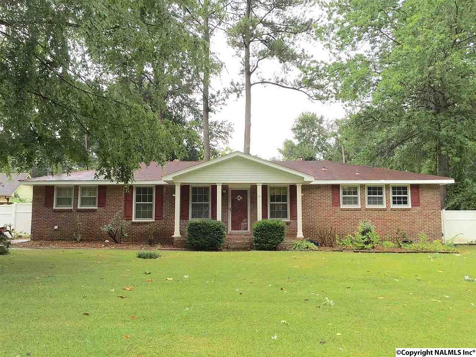 1st image of 525 Harolds Dr NW