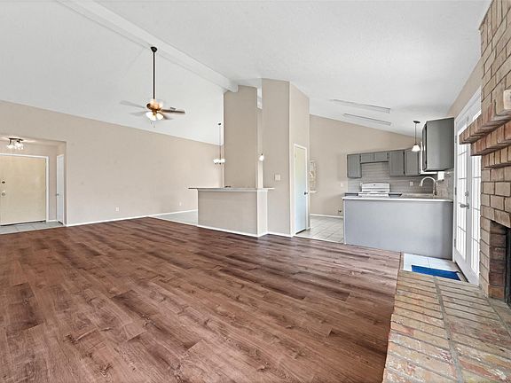 5th image of 710 Old Colony Dr