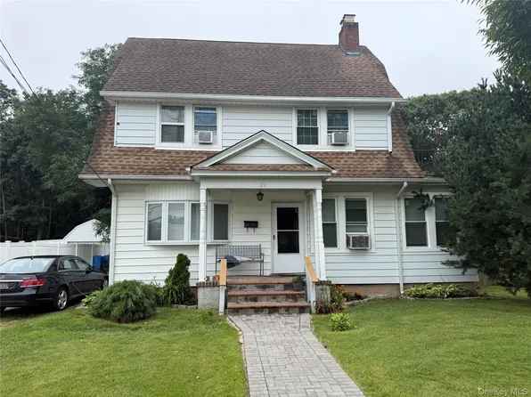 24 Washington Avenue, Amityville, NY 11701