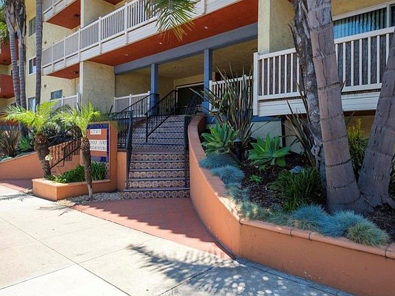 Front of Hermosa Surf Condominiums
from PCH Hwy
