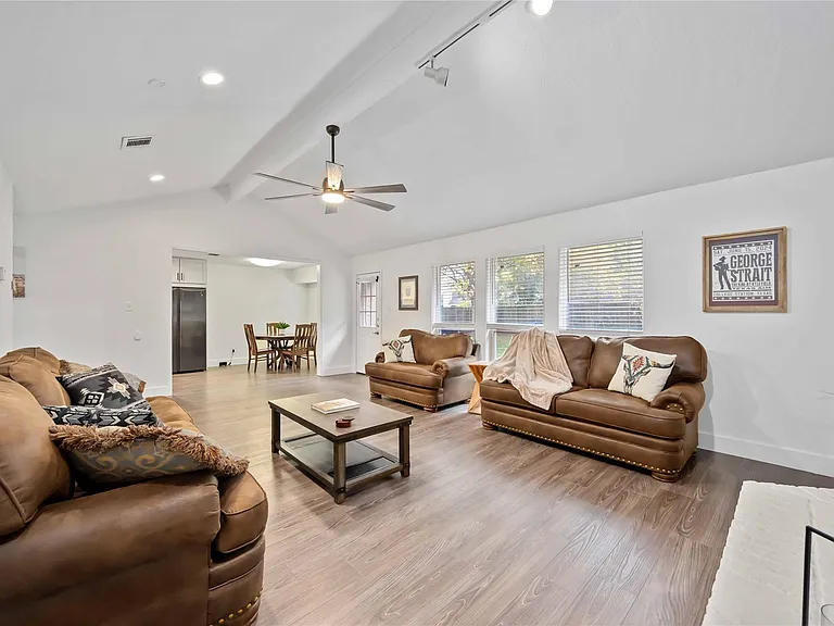 22419 Deville Dr — Photo 9