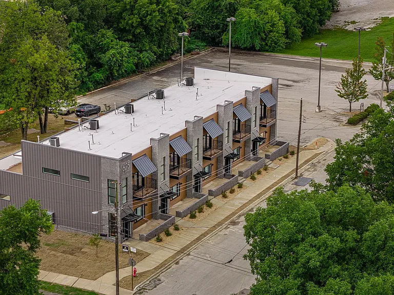 Edge Luxury Townhomes — Photo 47
