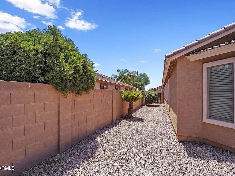 1582 E Leaf Rd — Photo 28