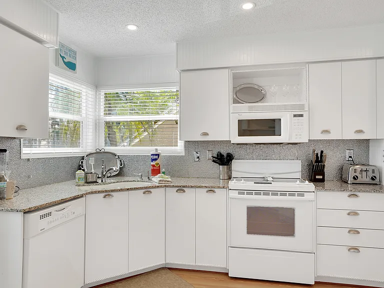 6100 Bahia Del Mar Cir #105 — Photo 19