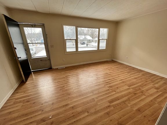 2nd image of 460 E Hillside Ave #460