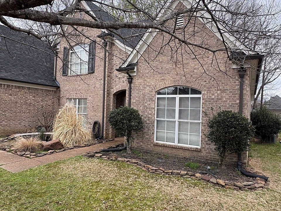 2nd image of 5300 Day Lily Dr