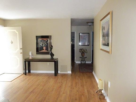 4th image of 201 Deerfield Ave NE