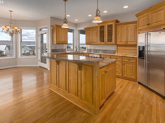 4th image of 1535 2nd St