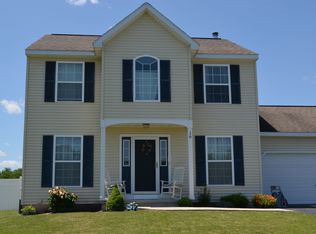 16 Yorktown Ln, Stillwater, NY 12170