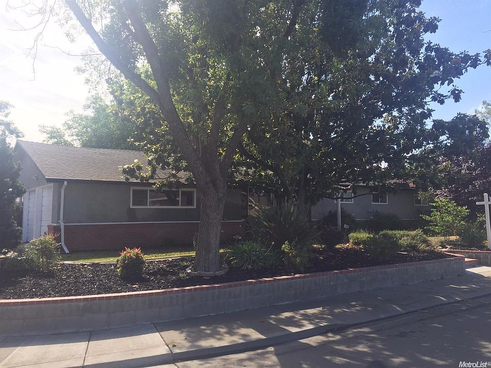2nd image of 8252 N Arroyo Way