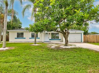 1925 SE Redwing Cir, Port Saint Lucie, FL 34952